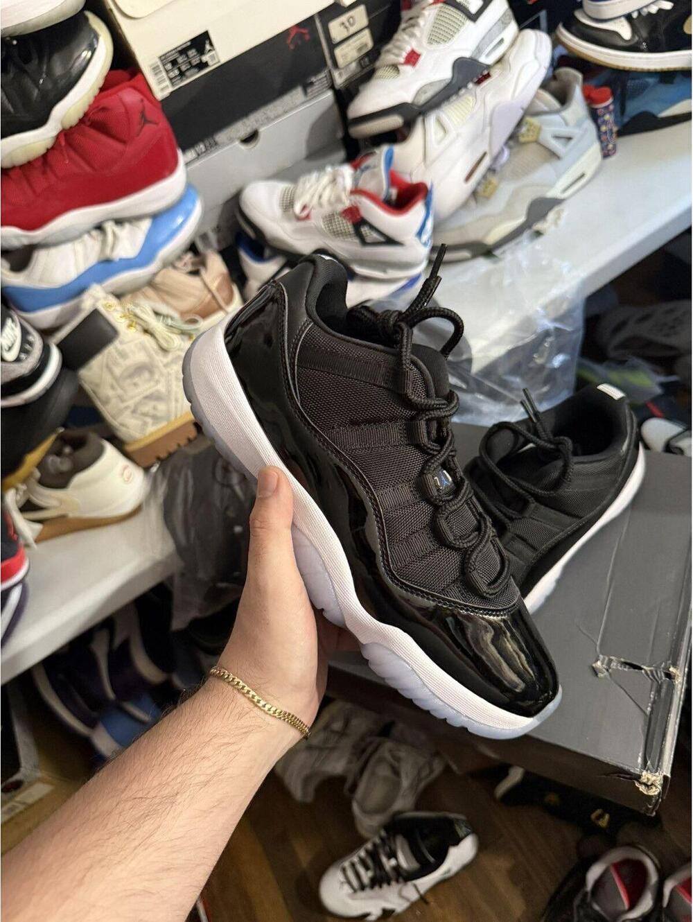 Jordan retro 11 low space jam sz 9.5